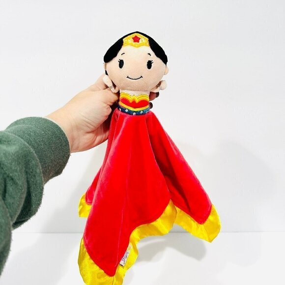 Hallmark Itty Bittys Red Plush DC Comics Wonder Woman Lovey Security Blanket - Picture 4 of 7